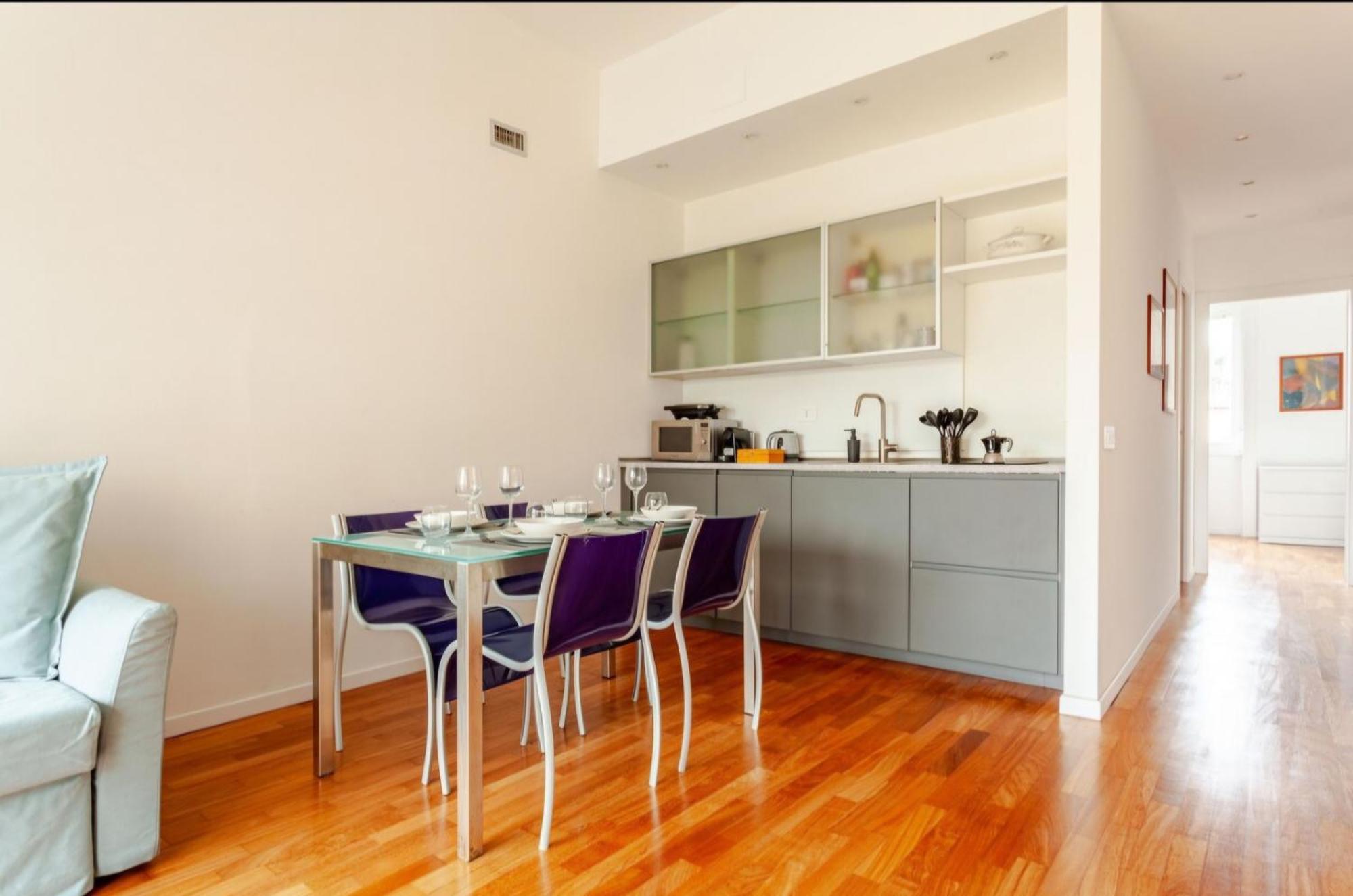 Elegante In Corso Garibaldi Apartment