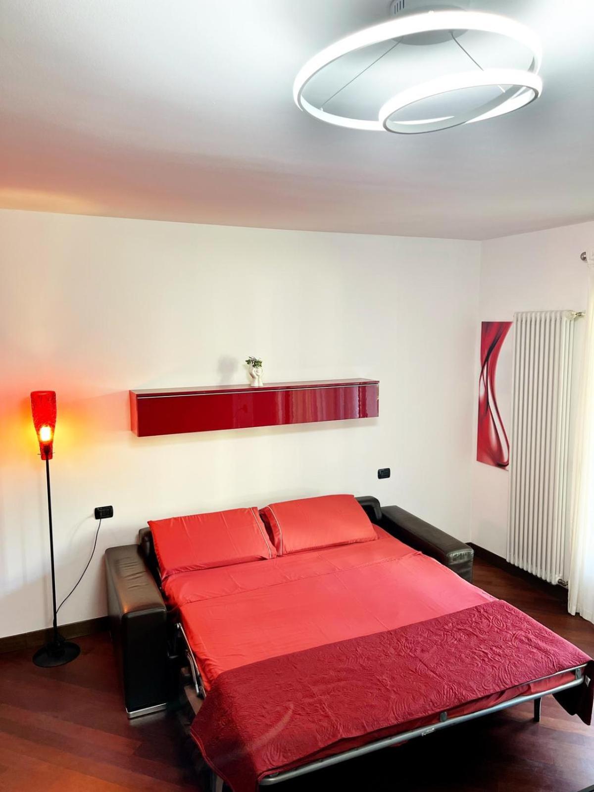 Laura S Garden - Romantic Place And Private Parking Milano