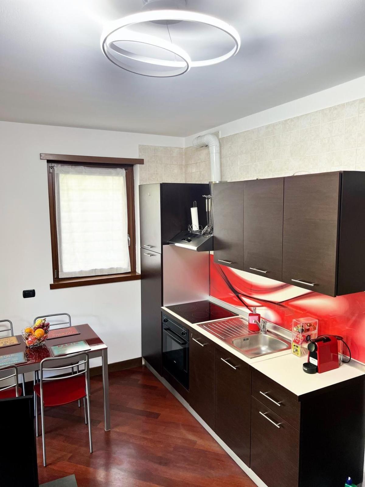 Laura S Garden - Romantic Place And Private Parking Appartamento Milano