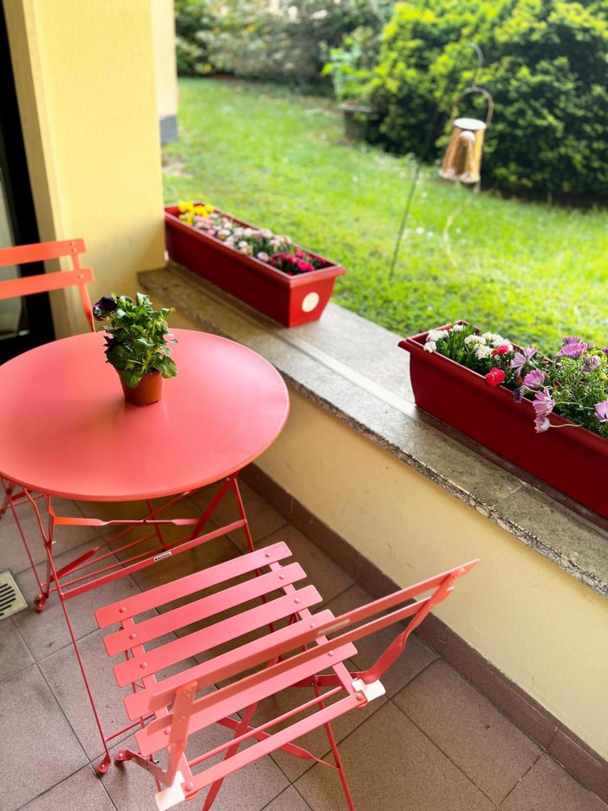 Laura S Garden - Romantic Place And Private Parking Appartamento Milano