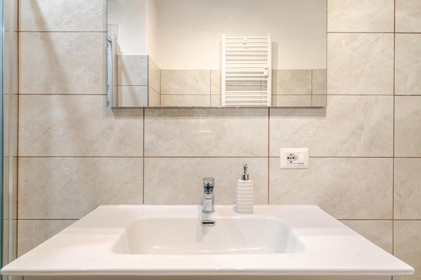 Crystal Mi With Xxl Shower * Milano