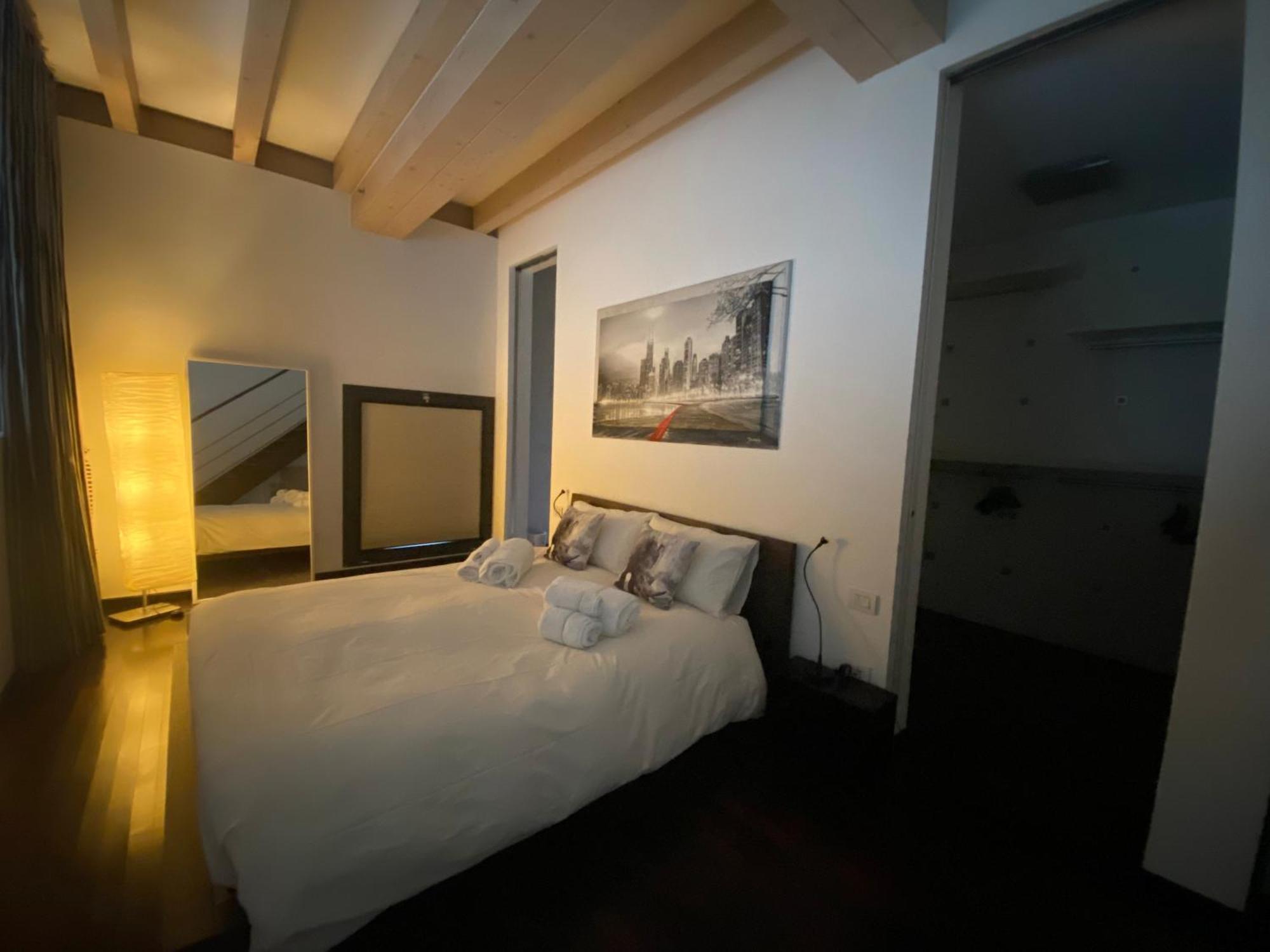 Design Loft Milano - Red Lofty - Collegato A Rho Fiera E Mico, Wi-Fi & Parking Apartment Milan