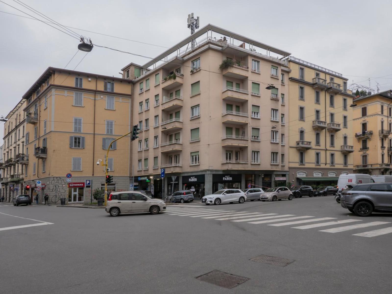 Spacious 2bdr With Balcony Arco-sempione Area, By Rentopolis * Milano