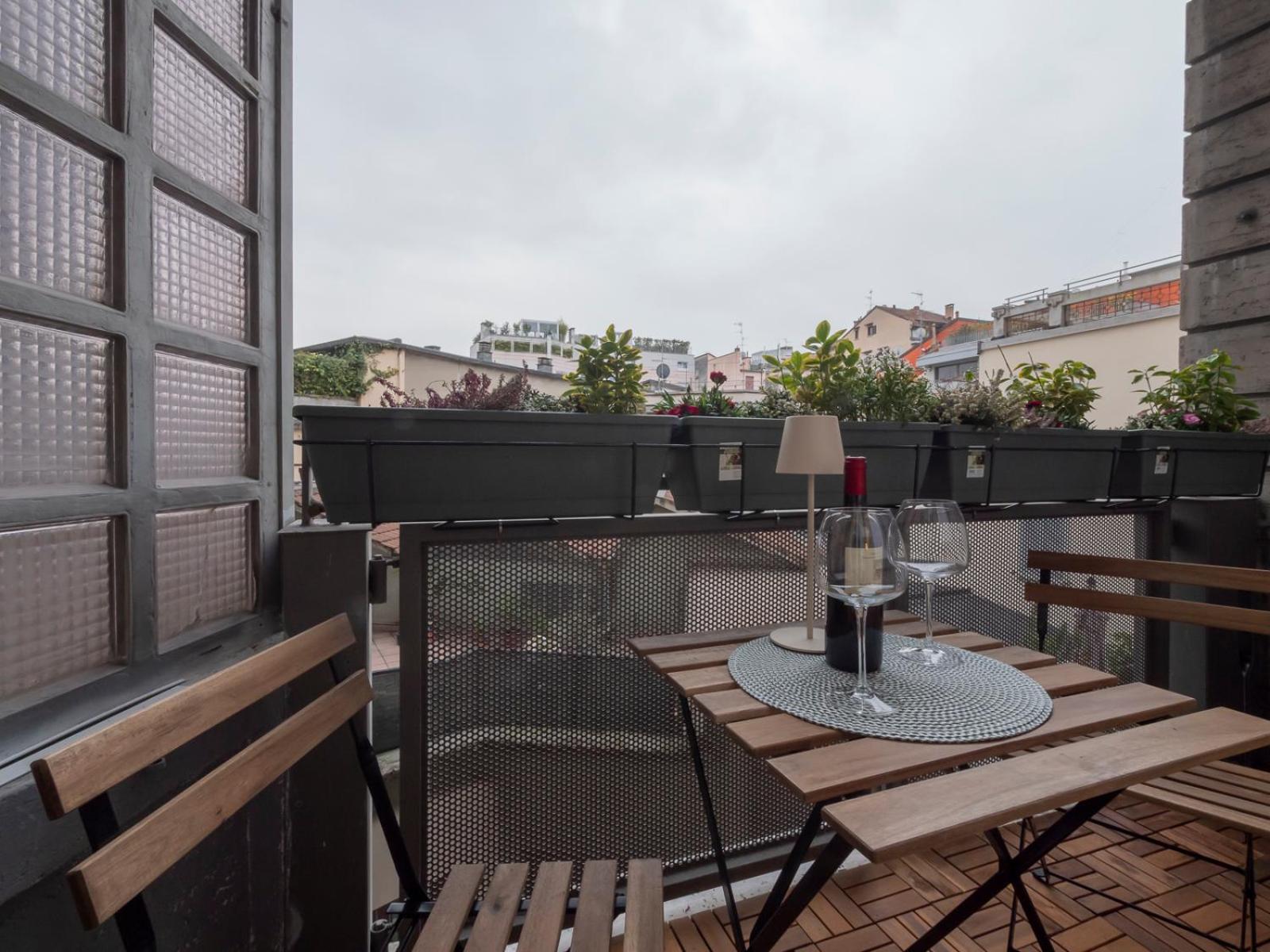 Spacious 2bdr With Balcony Arco-sempione Area, By Rentopolis * Milano