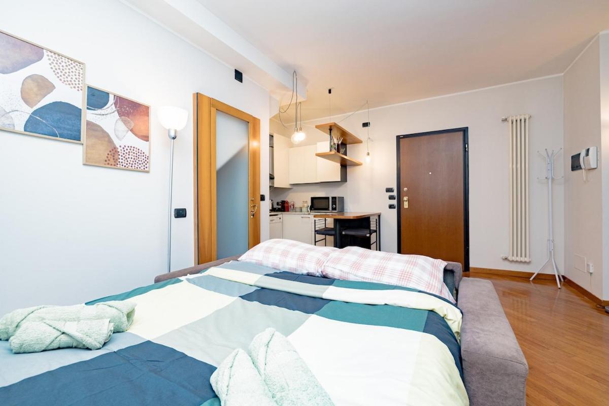 Cozy And Lovely - Center