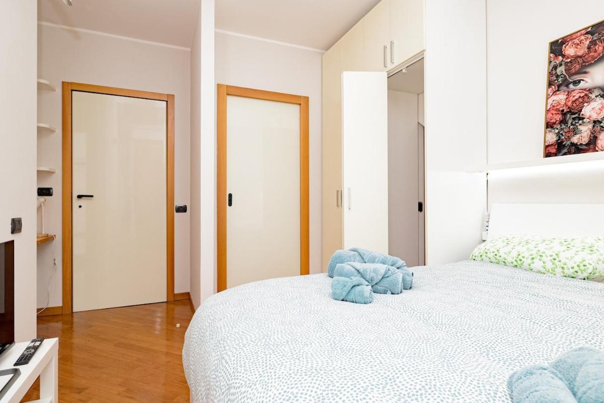 Cozy And Lovely - Center *