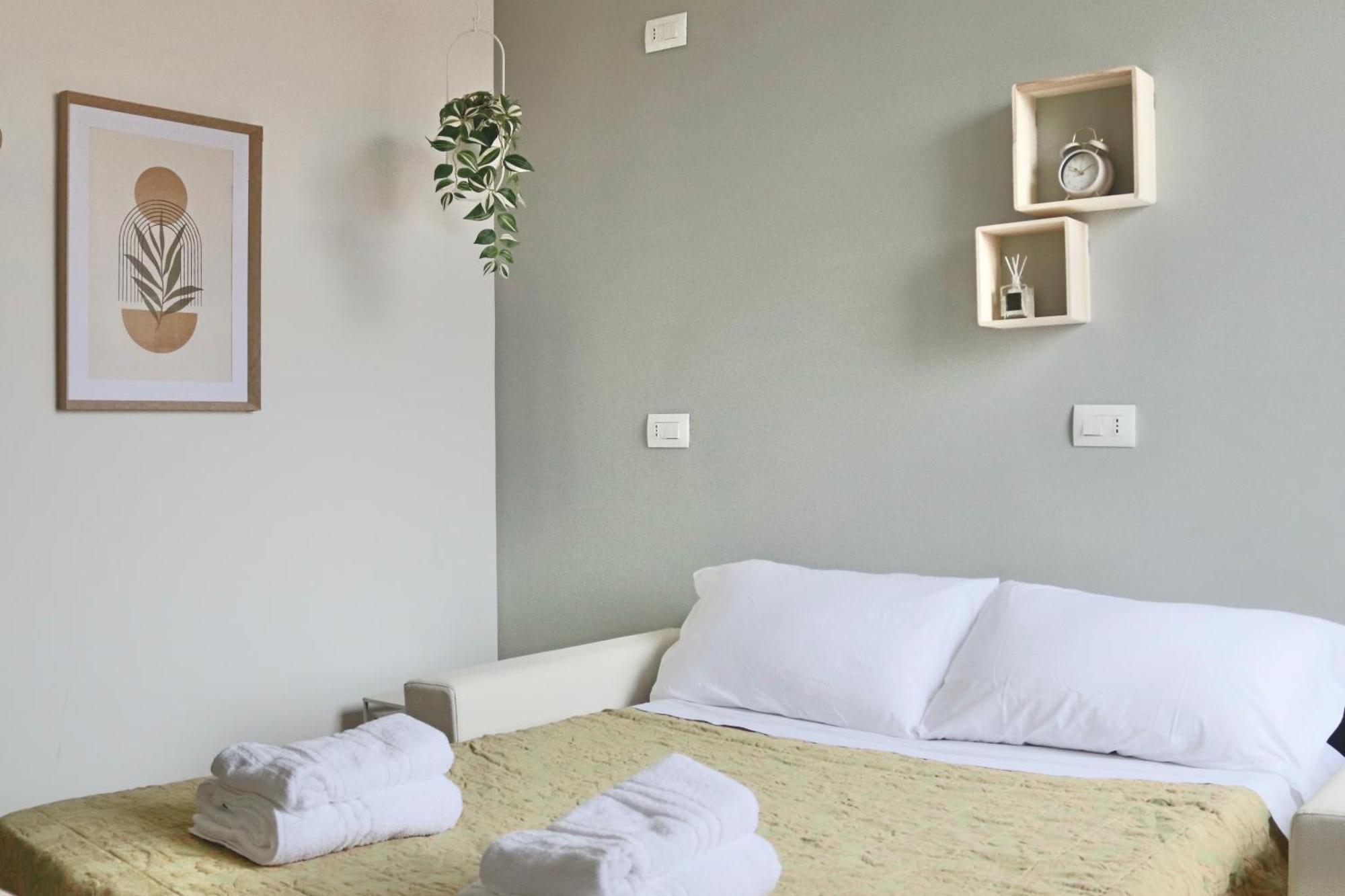 Tiny Attic, Corso Buenosaires, 6min To Duomo * Milano