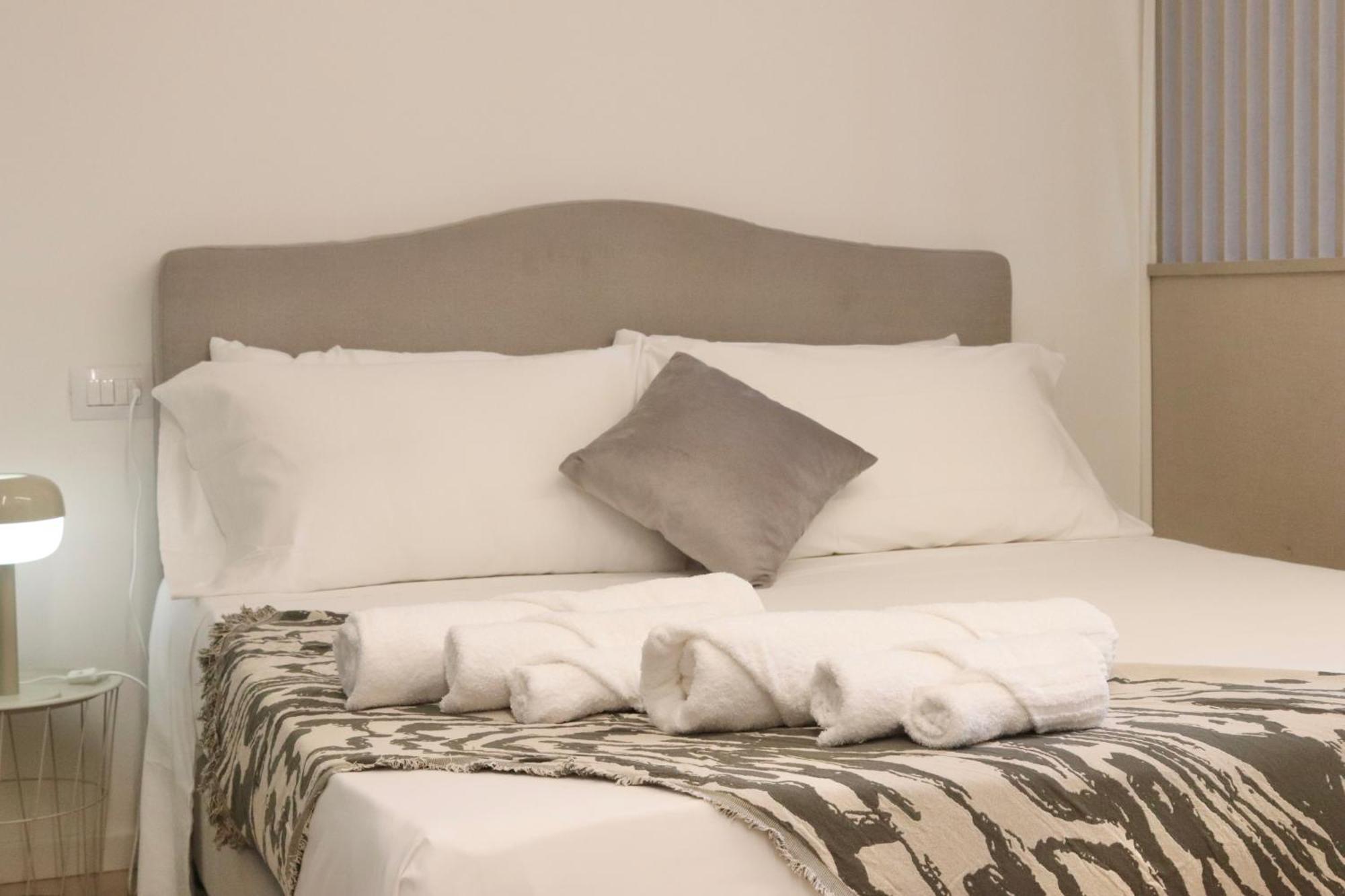 Tiny Attic, Corso Buenosaires, 6min To Duomo * Milano