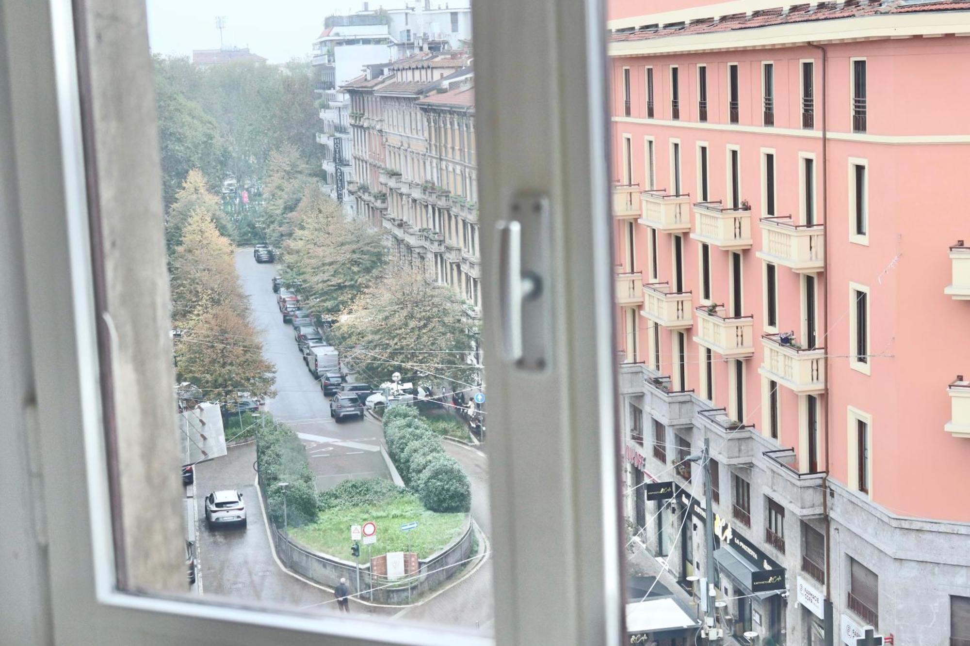 Tiny Attic, Corso Buenosaires, 6min To Duomo *