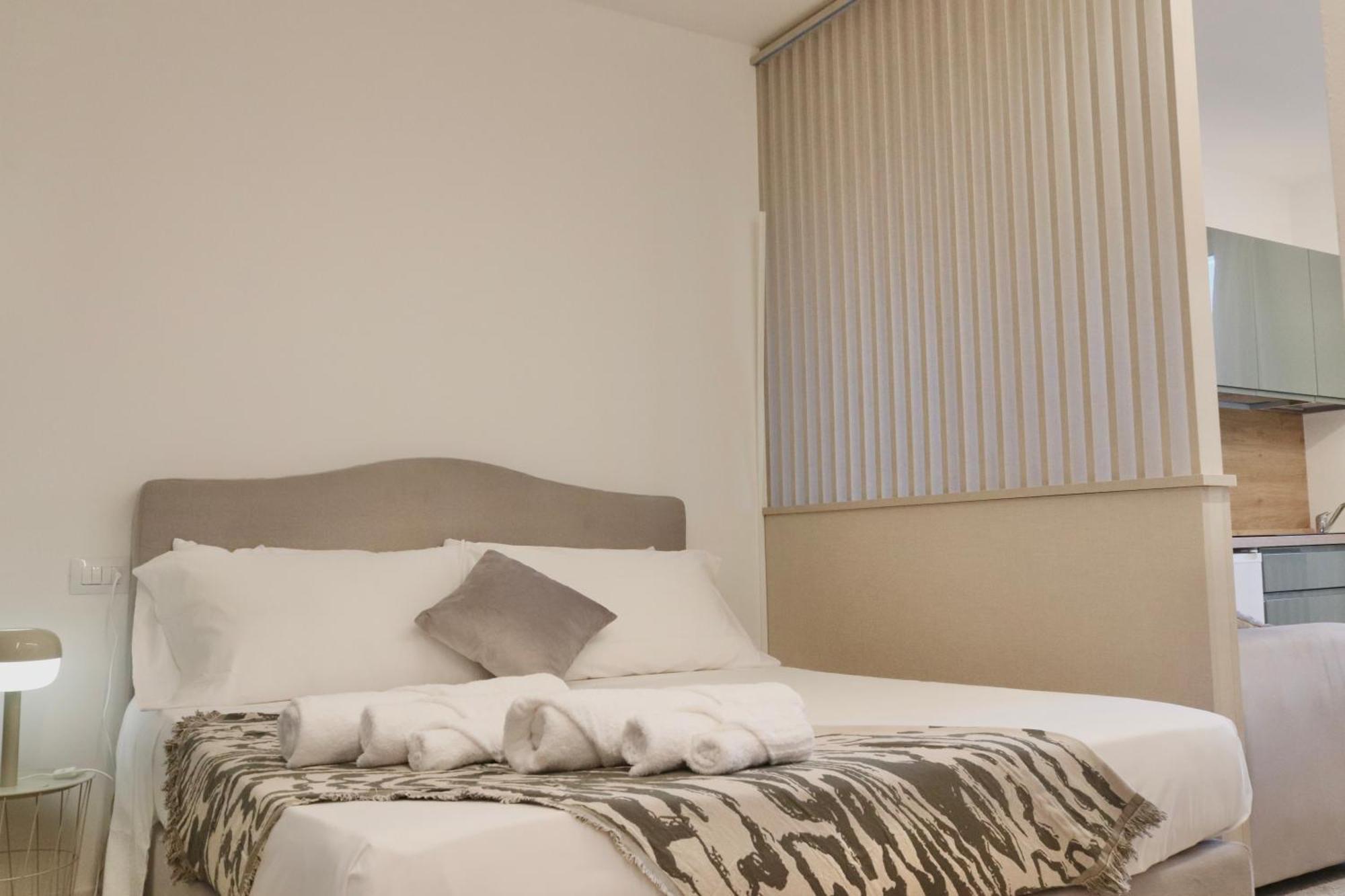 Tiny Attic, Corso Buenosaires, 6min To Duomo * Milano