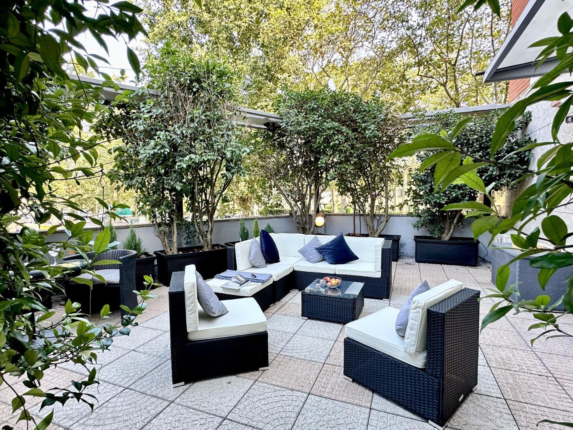 Deluxe Multispace With Terrace Milano