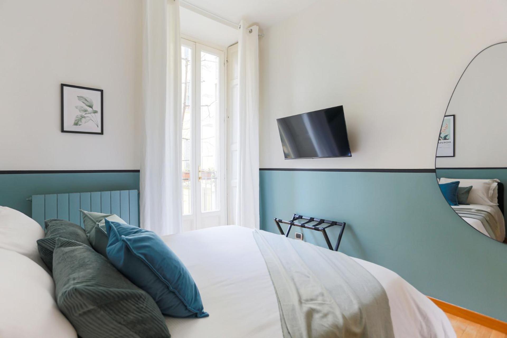 The Rent - Spacious Three-bedroom In The Heart Of *