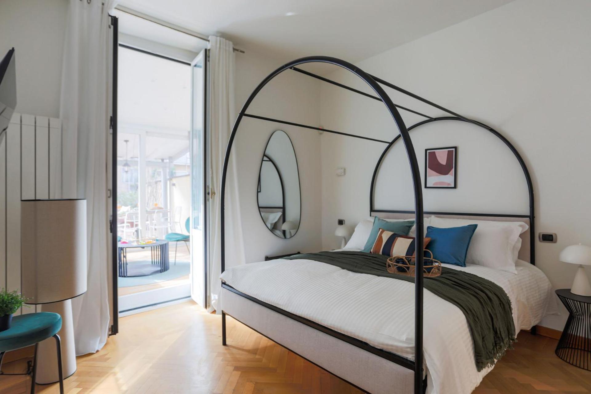 The Rent - Spacious Three-bedroom In The Heart Of Appartamento Milano