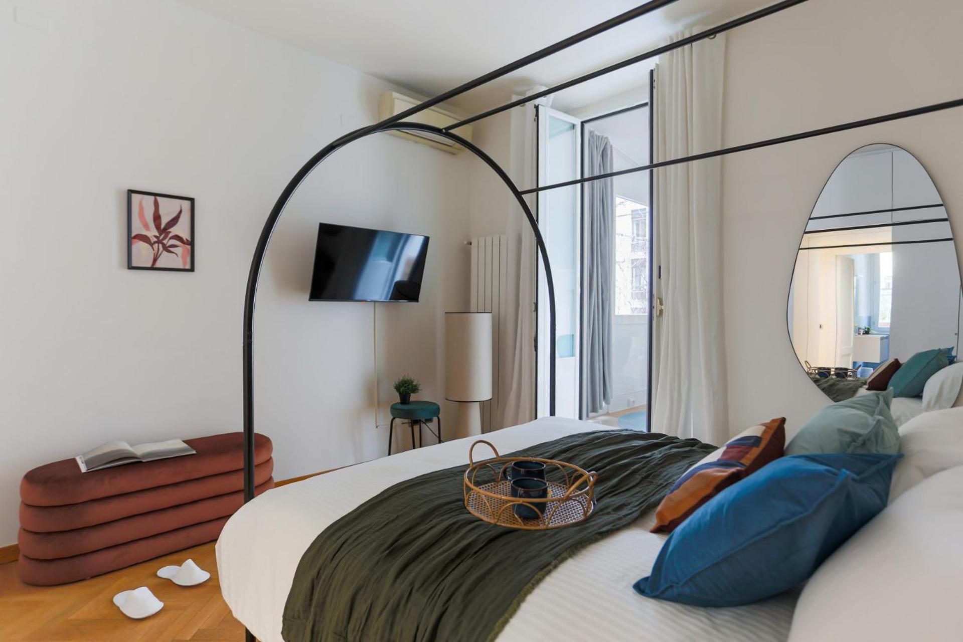 The Rent - Spacious Three-bedroom In The Heart Of
