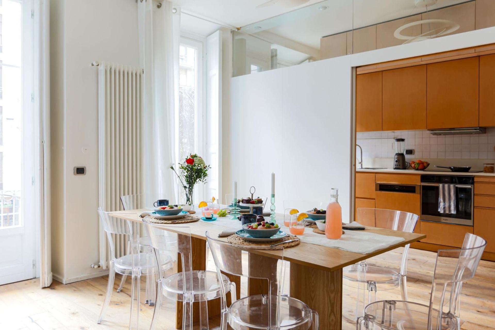 The Rent - Spacious Three-bedroom In The Heart Of Milano