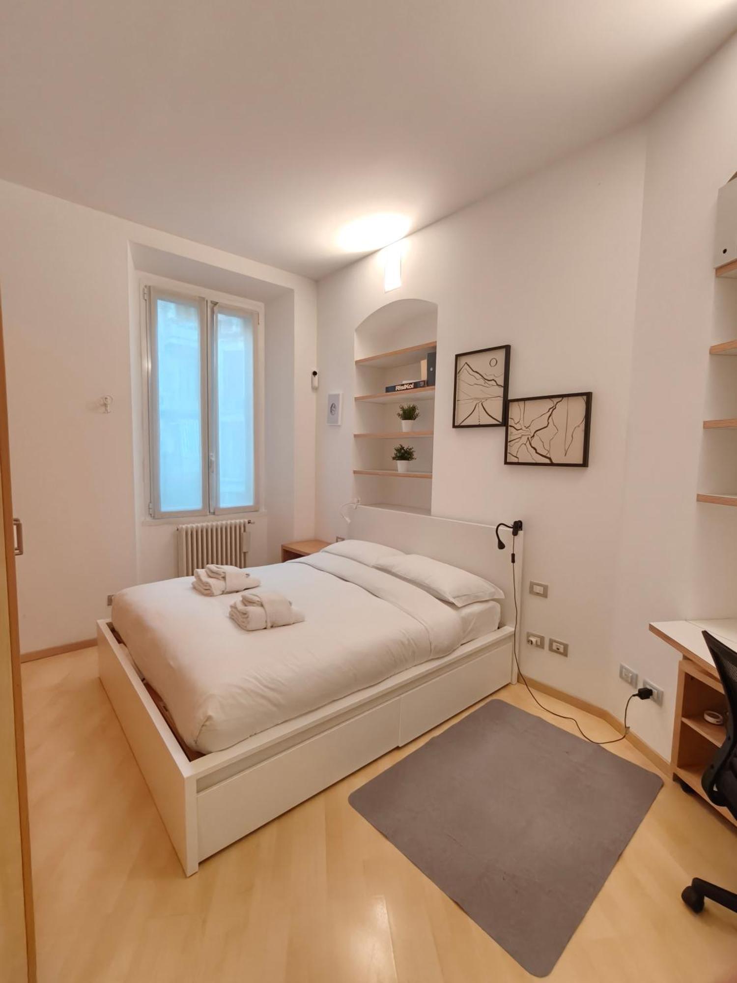 Center In Shopping And Living Area With Ac, Wifi, Steps From M1 And Airport And Fiera Link Appartamento
