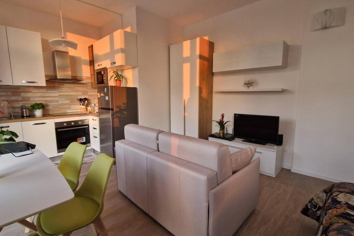 Appartement Cozy Flat For Vacation& Business In Famagosta Area Milaan
