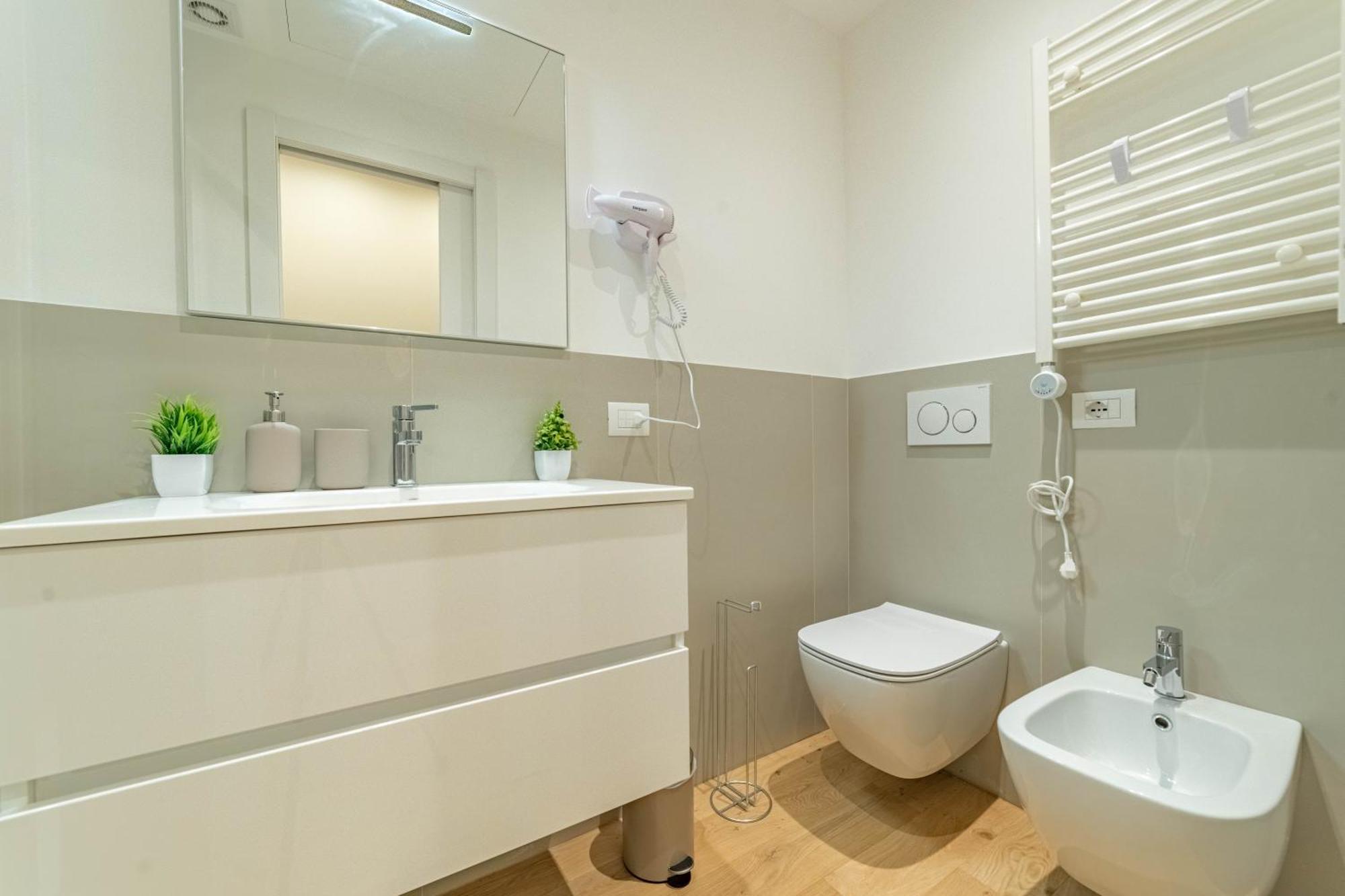 5' From Corso Sempione Elegant Appartamento Milano