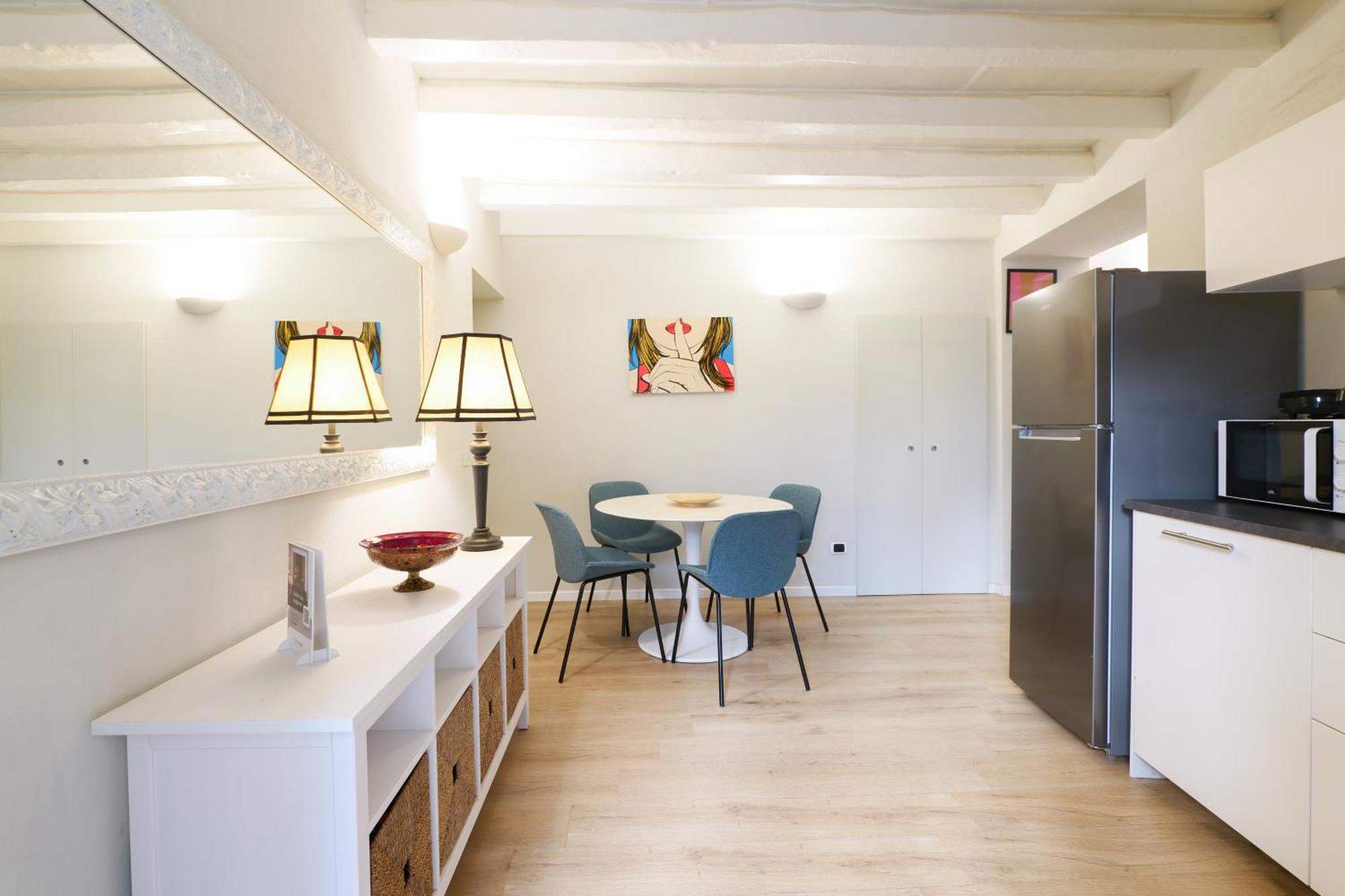 Apartment Elegant Rosales Apt. Mailand