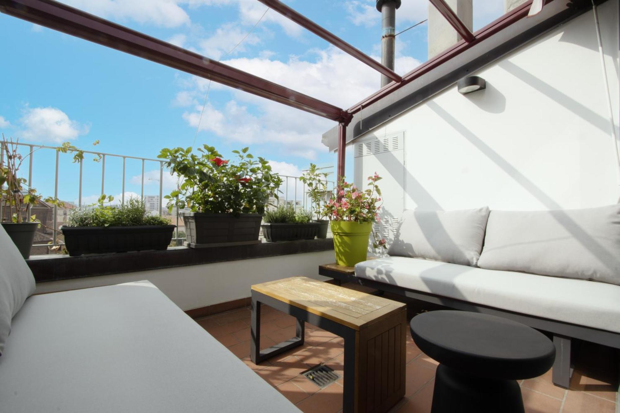 Penthouse With Patio & 2 Baths, 10 Min To Duomo Leilighet *
