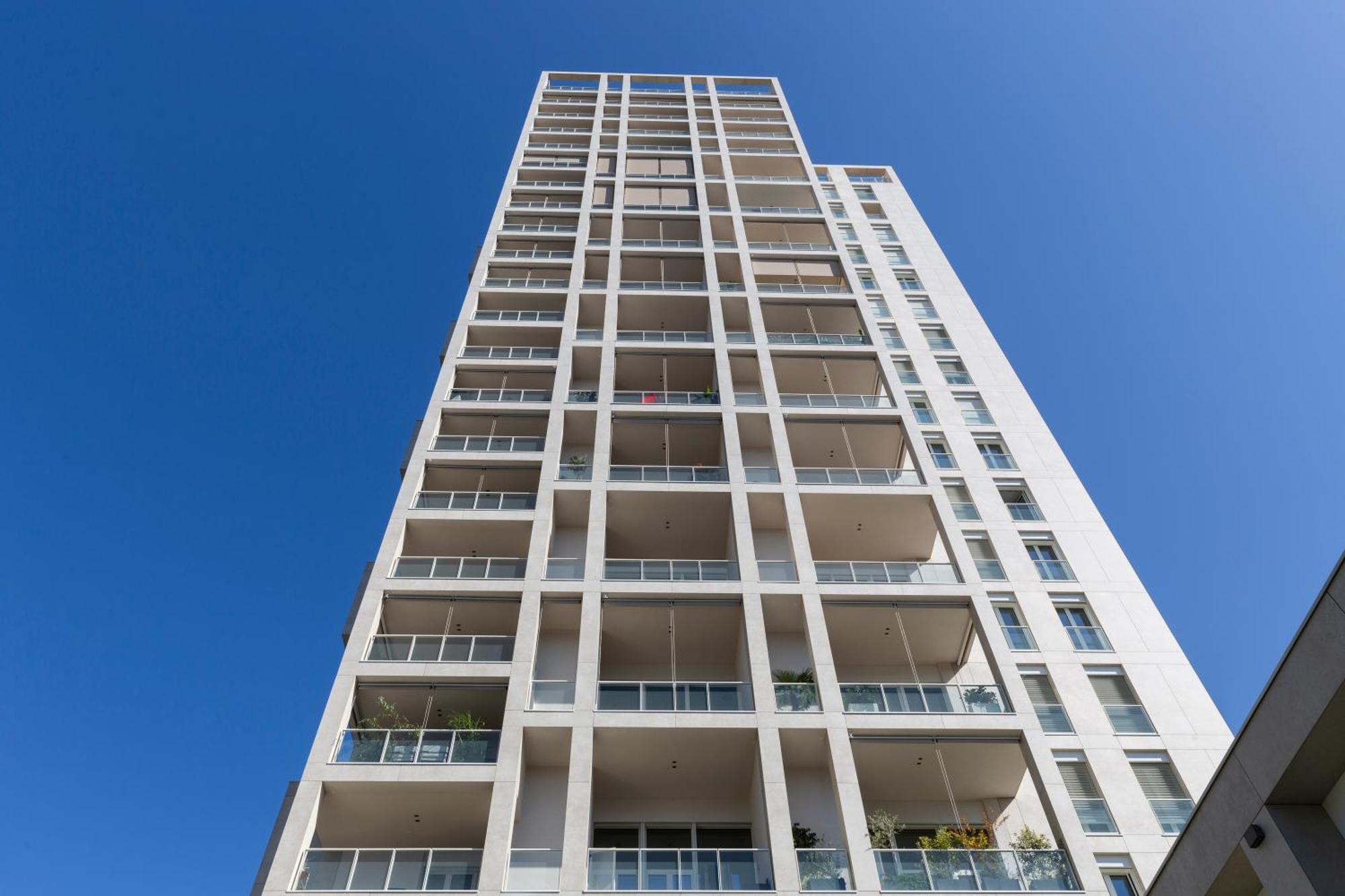Torre Luxury