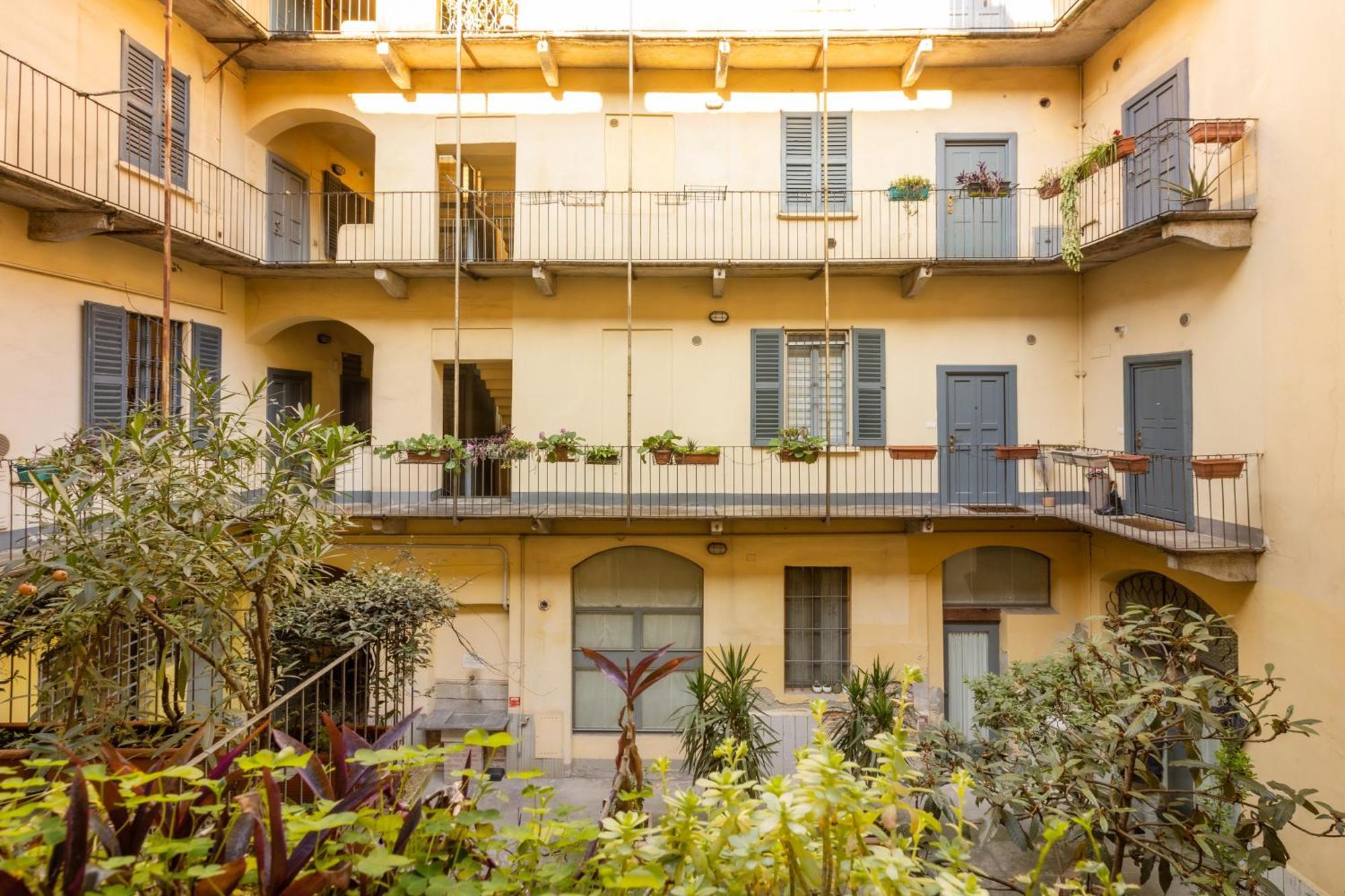 Apartment Bricks & Beams In The Key Area Of