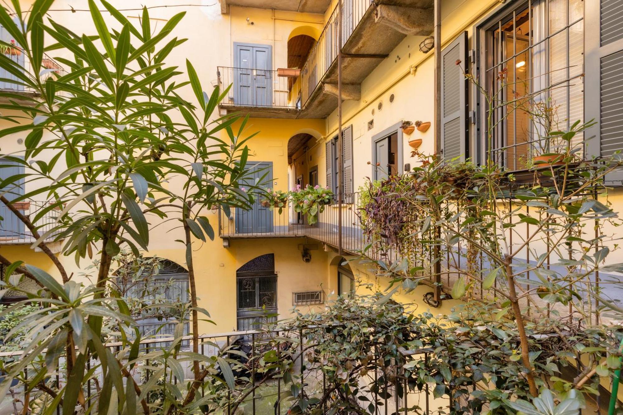 Bricks & Beams In The Key Area Of Apartment Milan