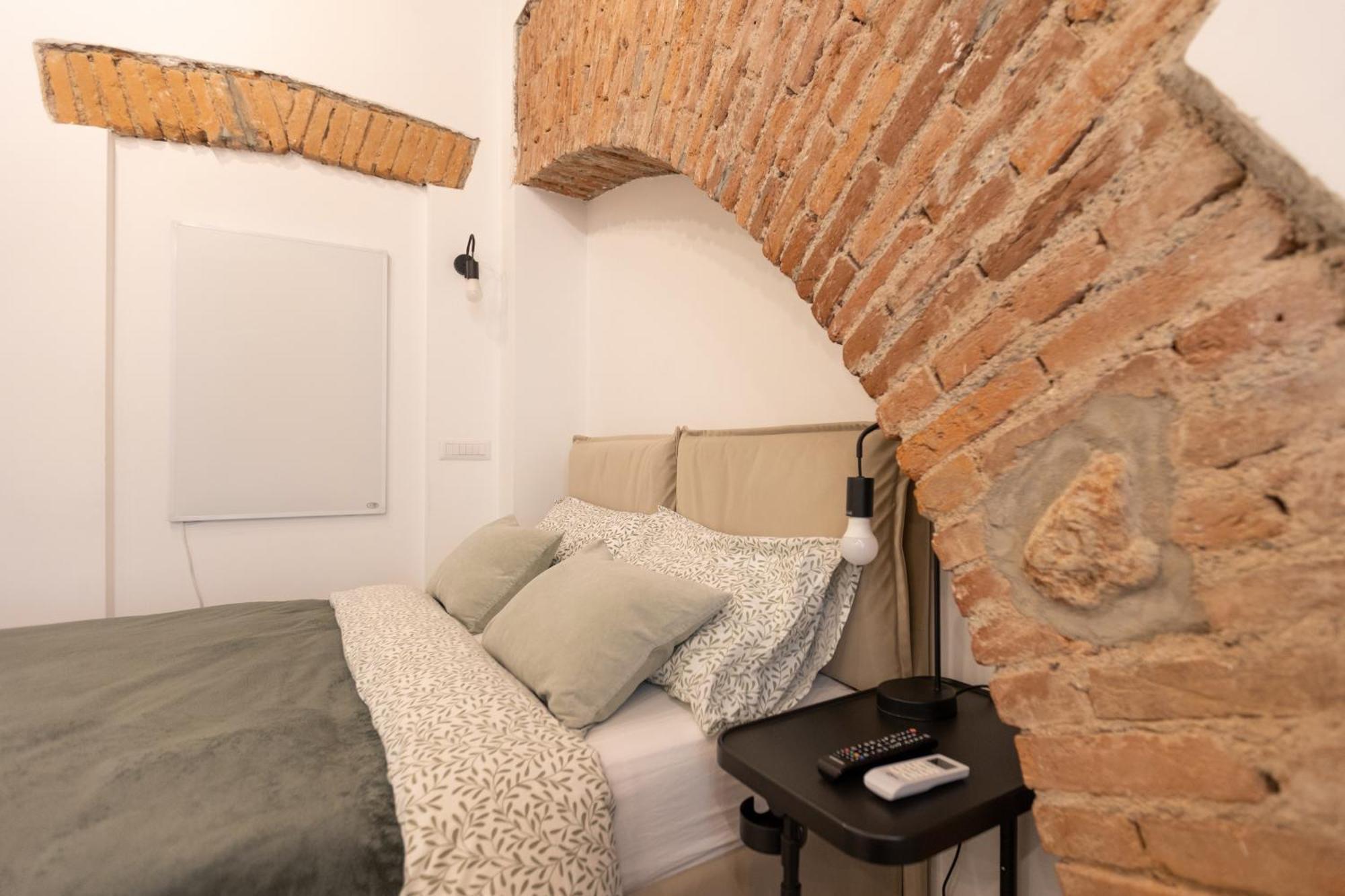 Bricks & Beams In The Key Area Of