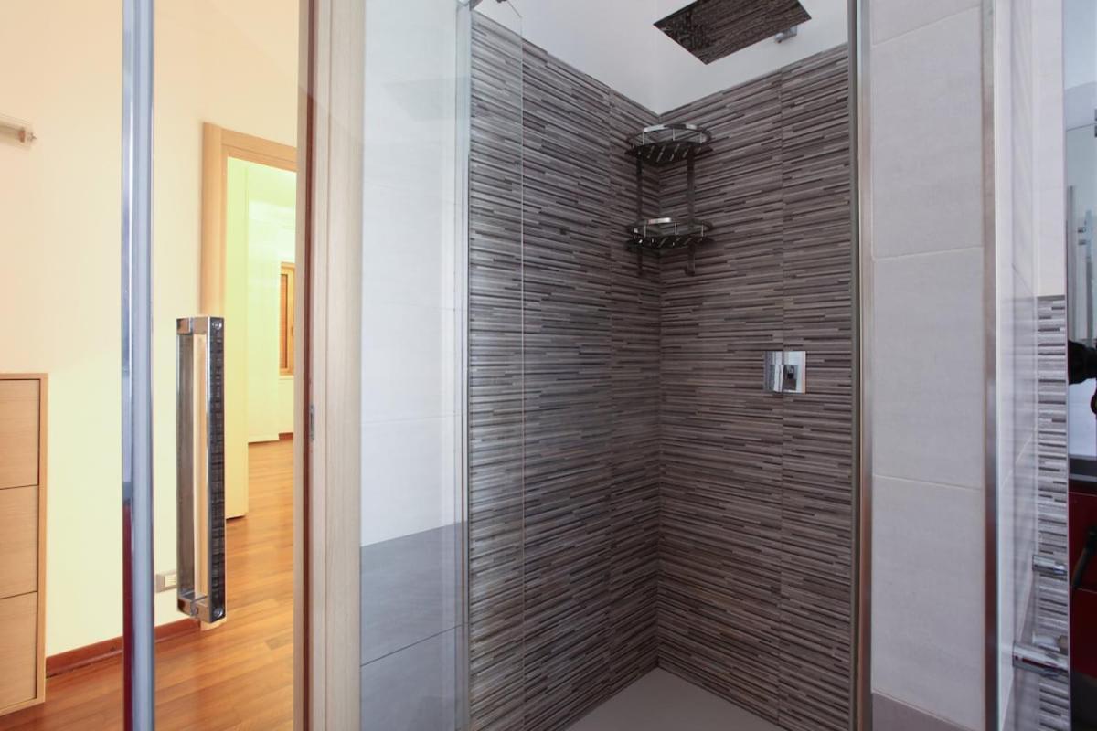 Appartamento Elegante E Ampio In Zona Moscova Milano