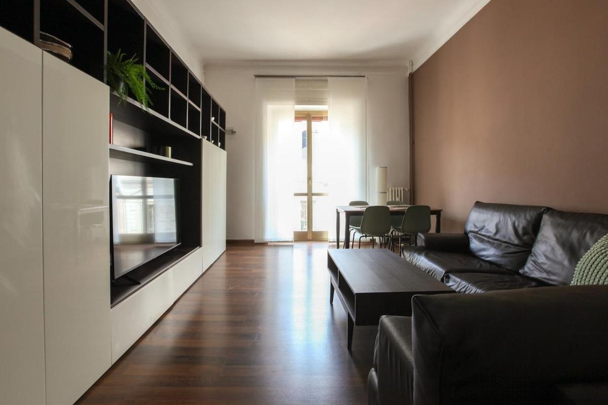 Elegante E Ampio In Zona Moscova Appartamento