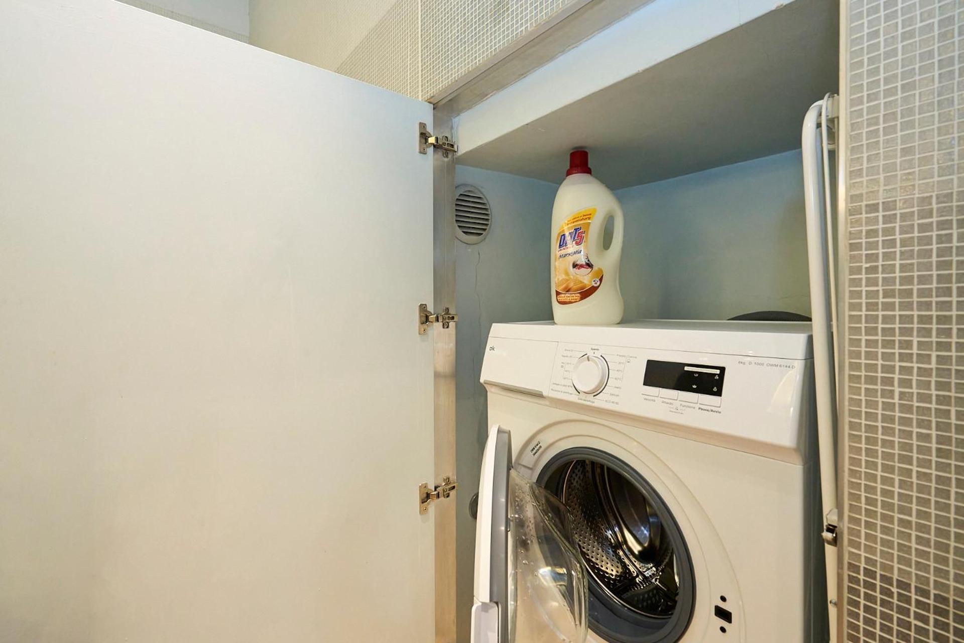 Apartment Luxury House - 2 Minutes Walk From Station Mailand