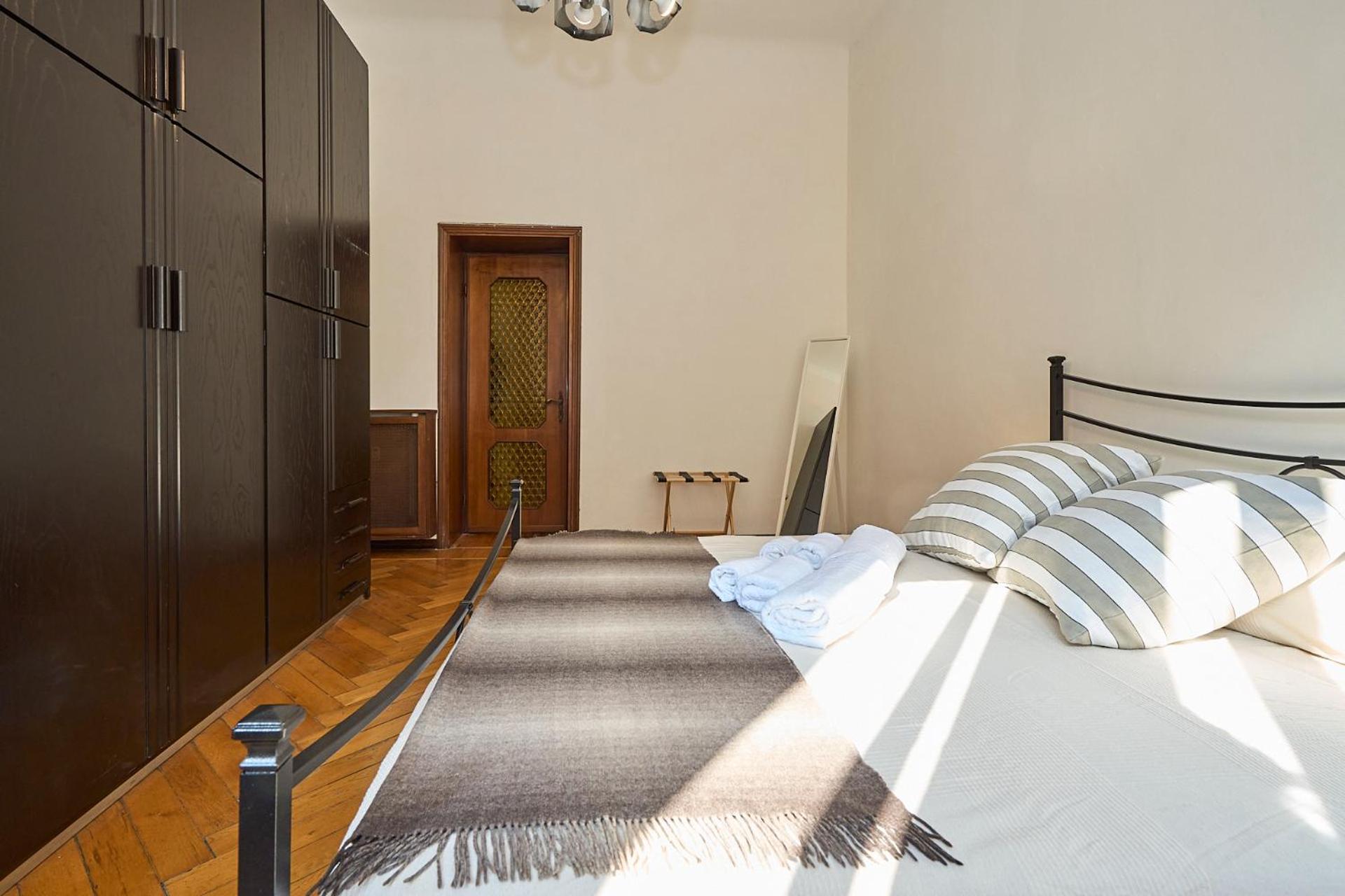 Vintage House - 2 Minutes Walk From Station