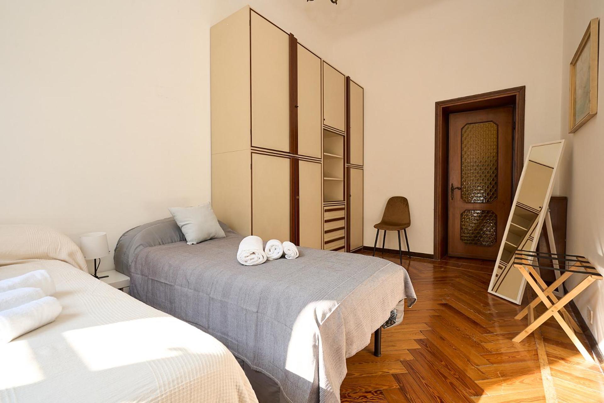 Vintage House - 2 Minutes Walk From Station * Milano