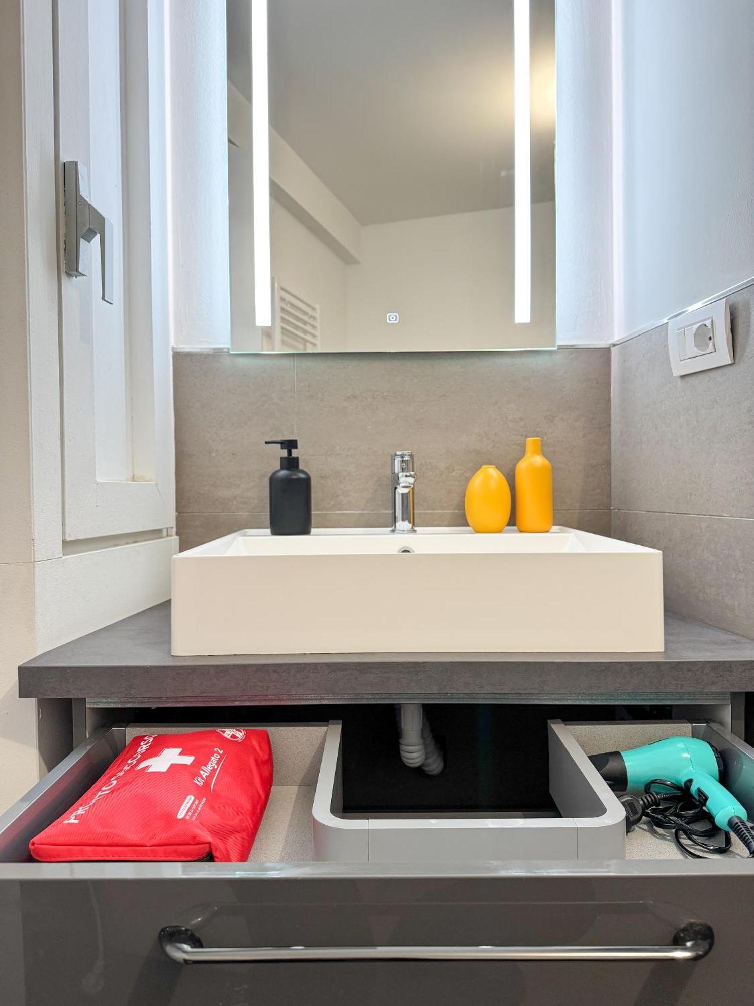 Appartamento Spiga Elite Studio - Near San Babila M1 *