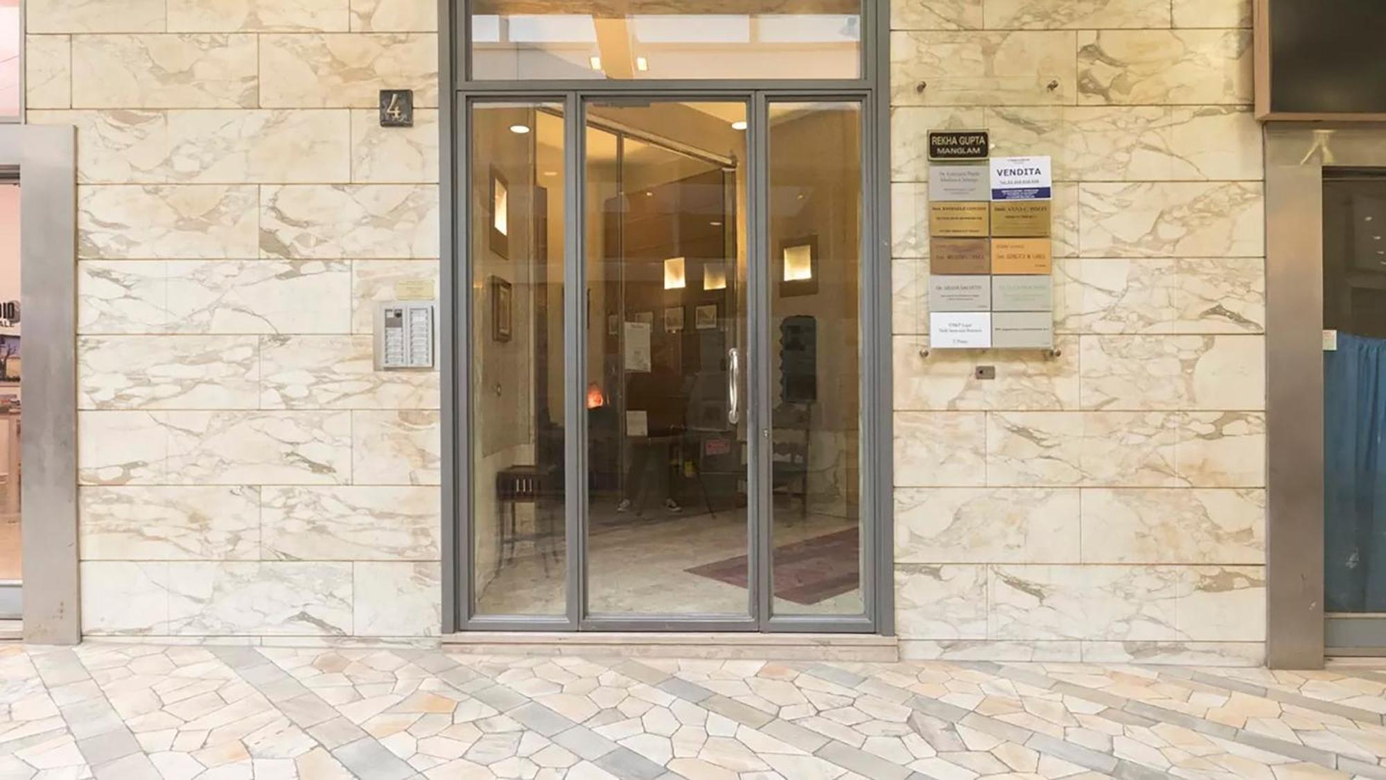 Classbnb - Two 400 Meters From The Duomo * Milan