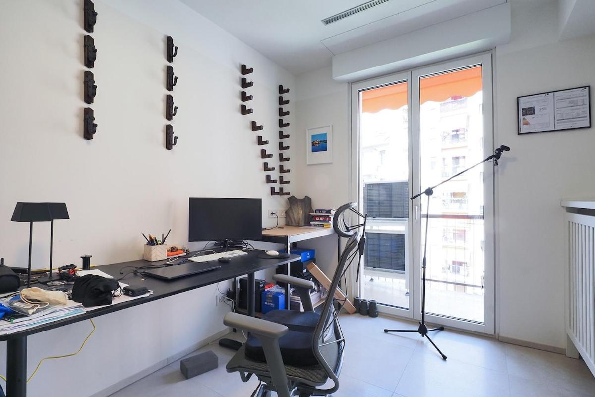Bright Three Bedroom With Balconies Porta Romana Appartamento *