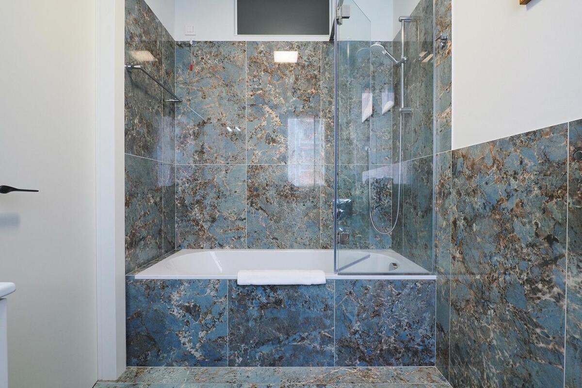 Bright Three Bedroom With Balconies Porta Romana Mailand