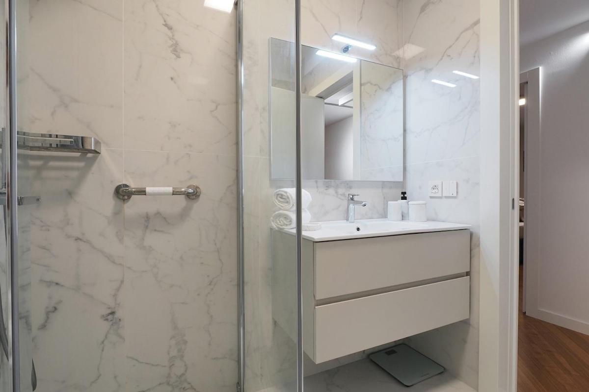 Bright Three Bedroom With Balconies Porta Romana Mailand