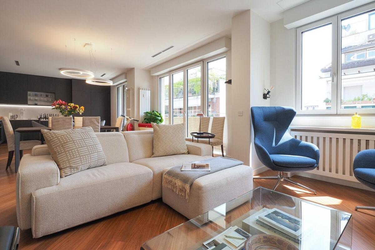 Bright Three Bedroom With Balconies Porta Romana Appartamento *