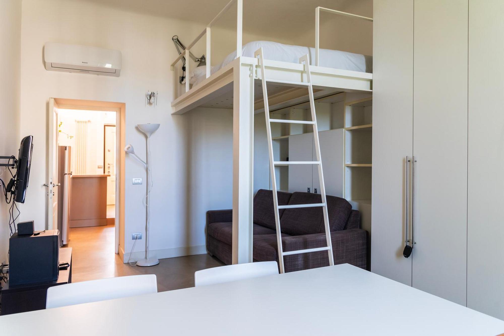 Appartamento Youhosty - Navigli View *