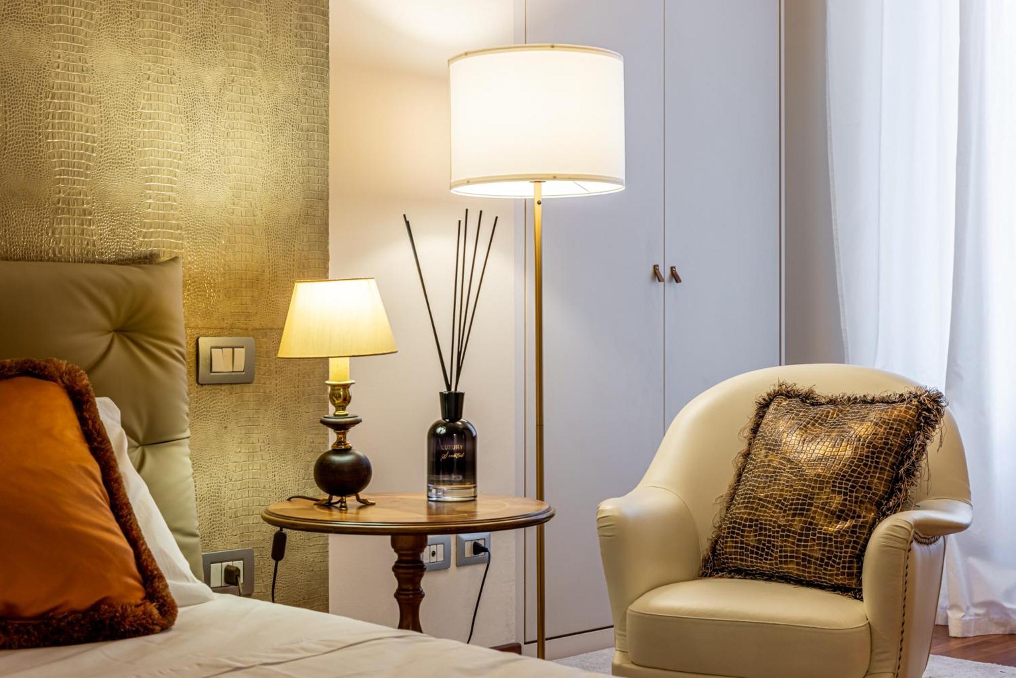 Luxury, Modern & Charming Near Station Leilighet Milano