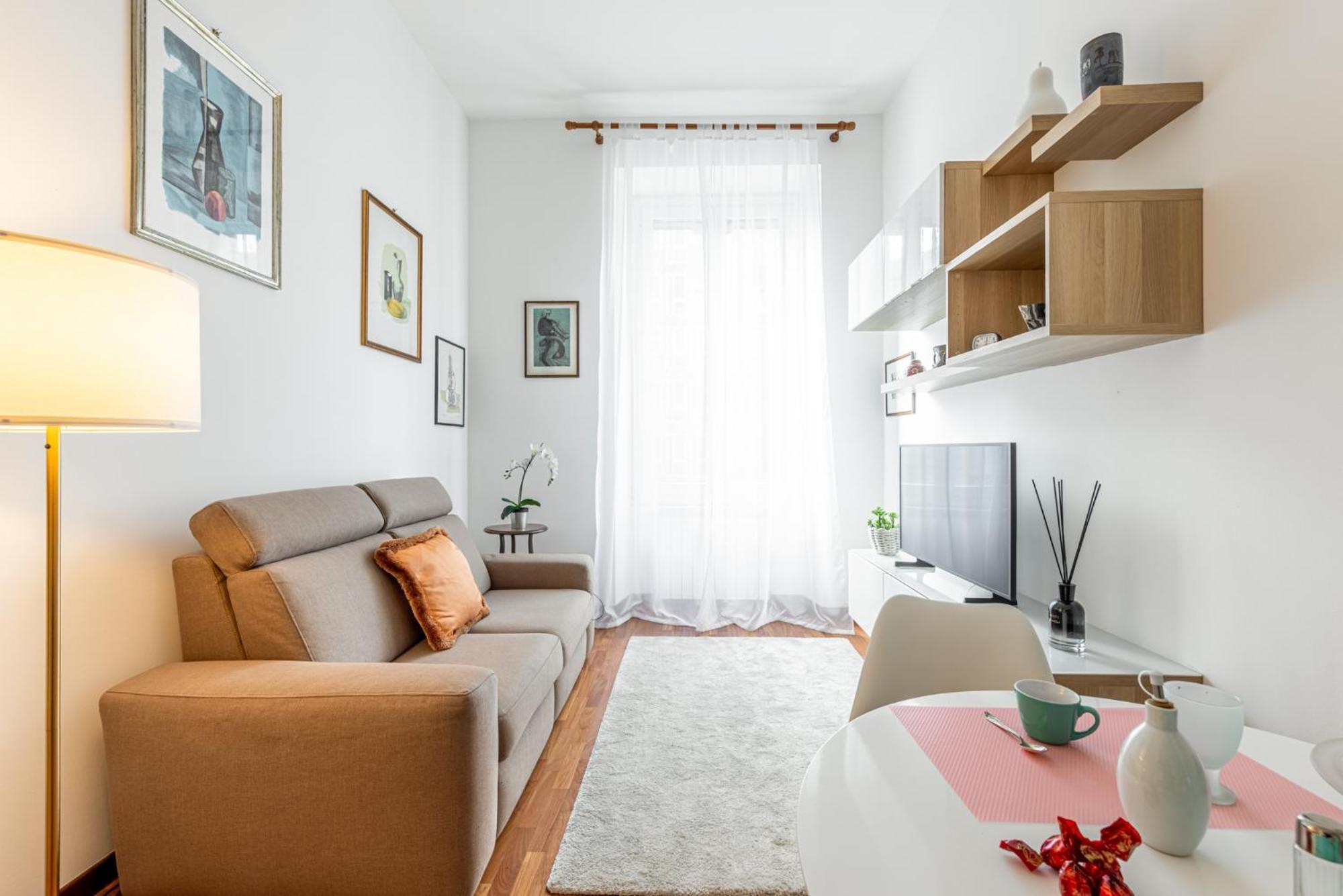 Luxury, Modern & Charming Near Station Leilighet