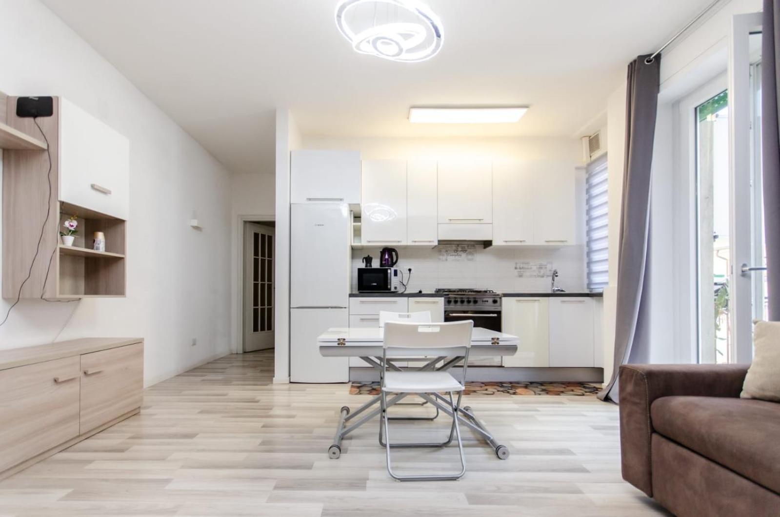 Appartamento Lugano S&s Home, Moderna E Tranquilla, Vicino Al Centro Di Milano, Con Parcheggio Gratuito Esterno Milano