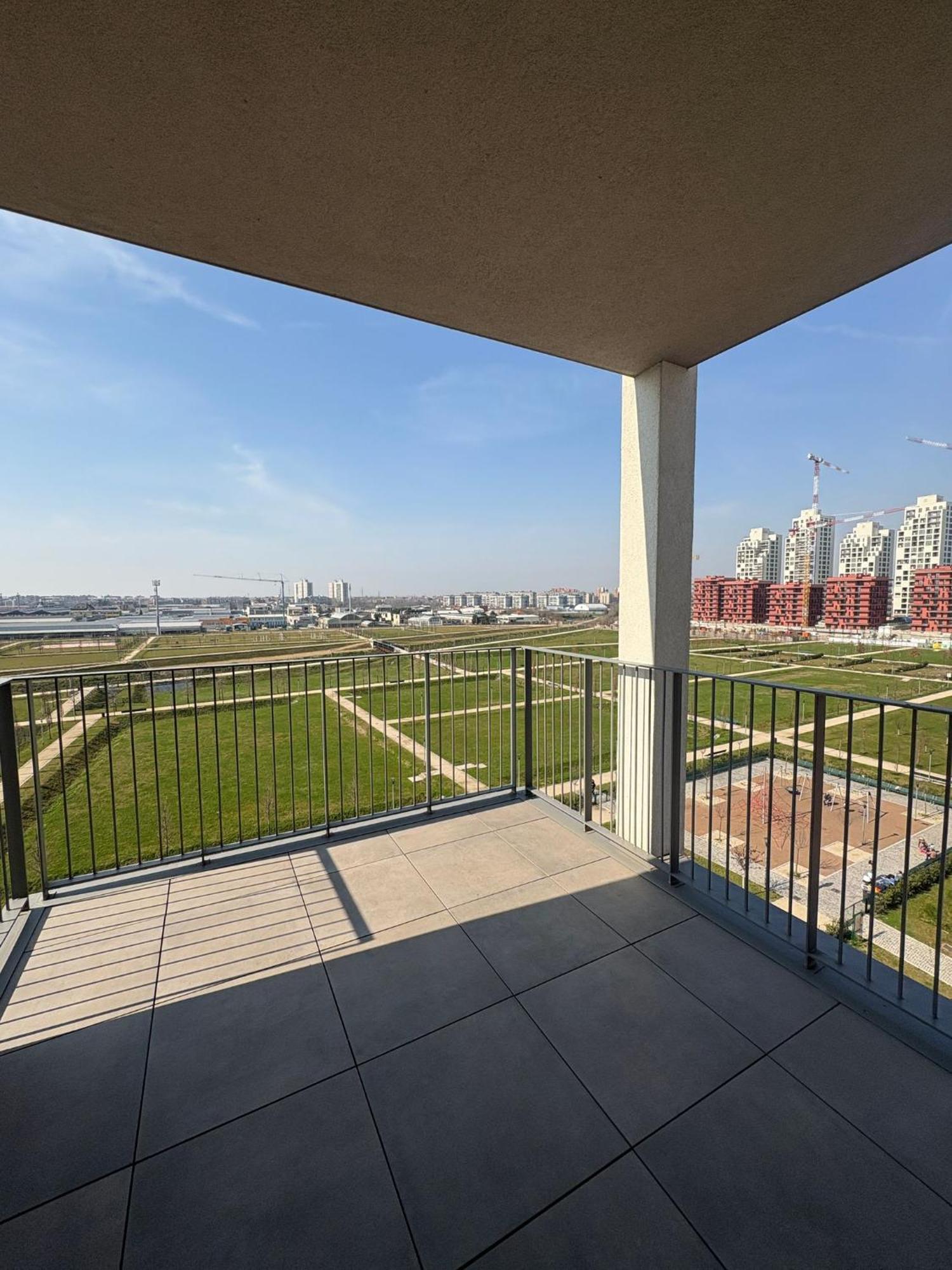 Panorama - Luminous With Private Garage Milano