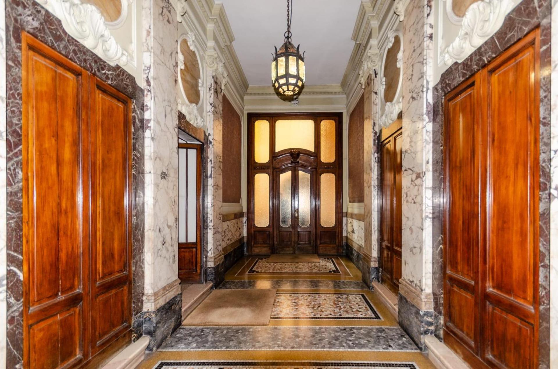 Appartamento Luxury 3 Fiat, Ariberto Home, Tra Centro Storico Di E Navigli, Con Spaziosa Jacuzzi *