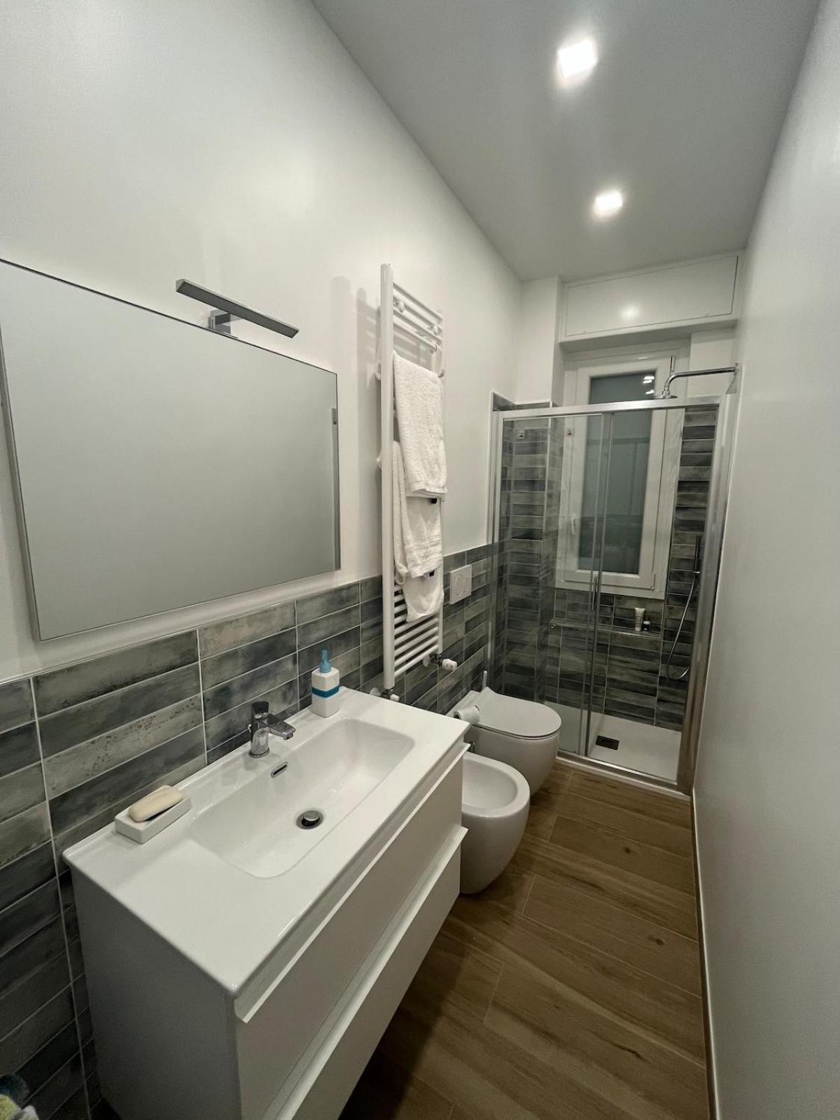 Loreto 15 Mins From Duomo - M1 Rovereto Appartement Milaan