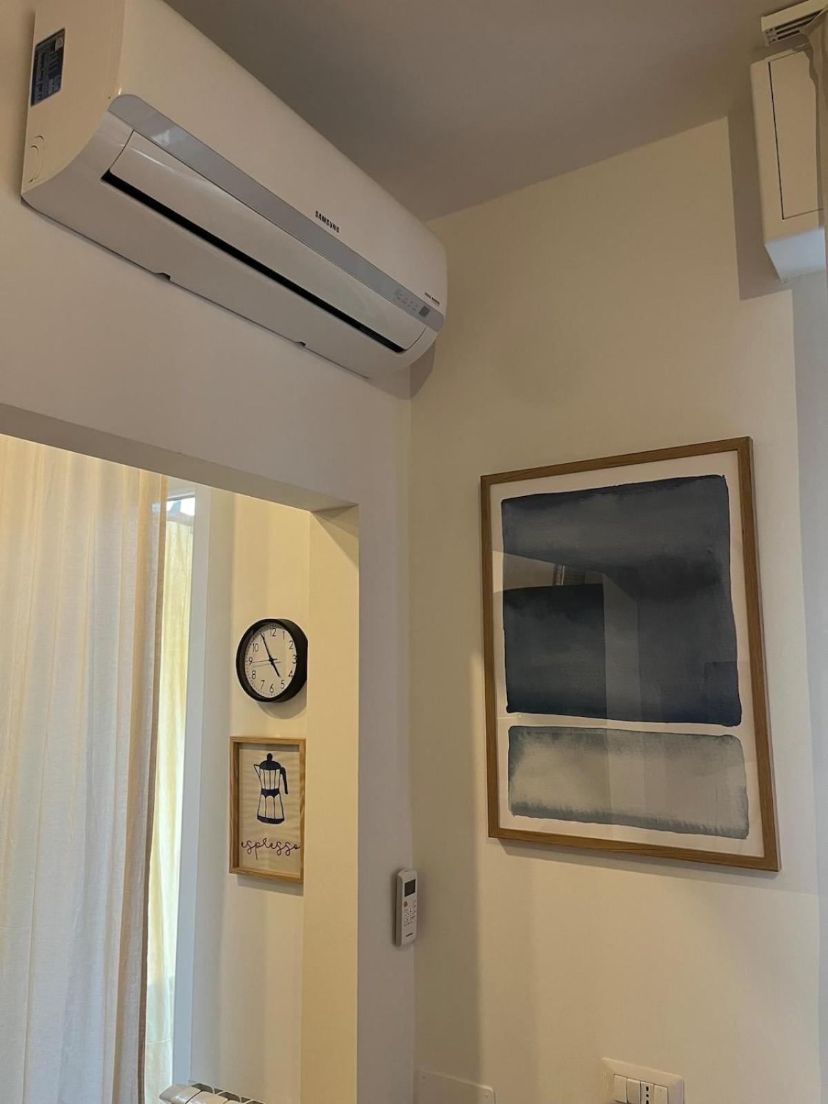 Loreto 15 Mins From Duomo - M1 Rovereto Appartement *