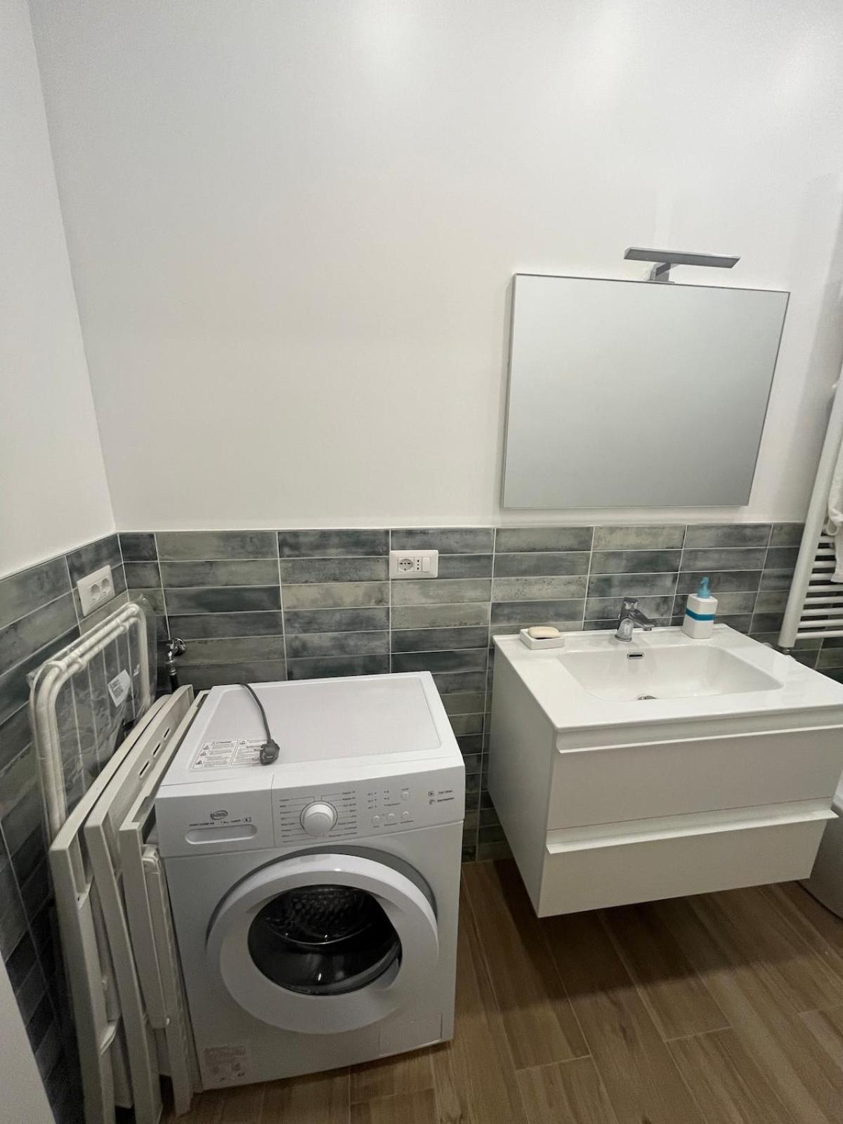 Loreto 15 Mins From Duomo - M1 Rovereto Appartement