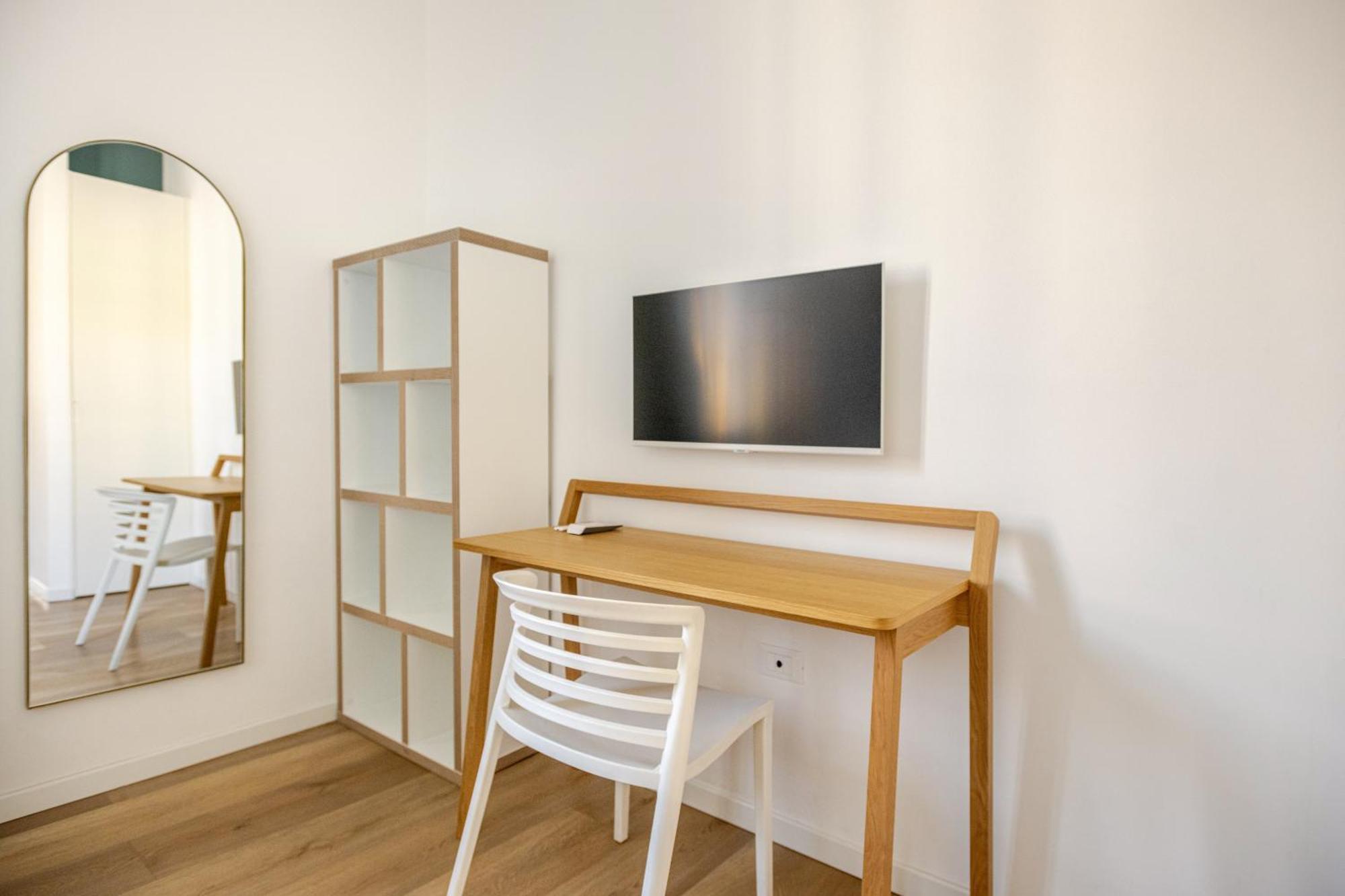 Design And Comfort In Isola In The Heart Of Appartamento