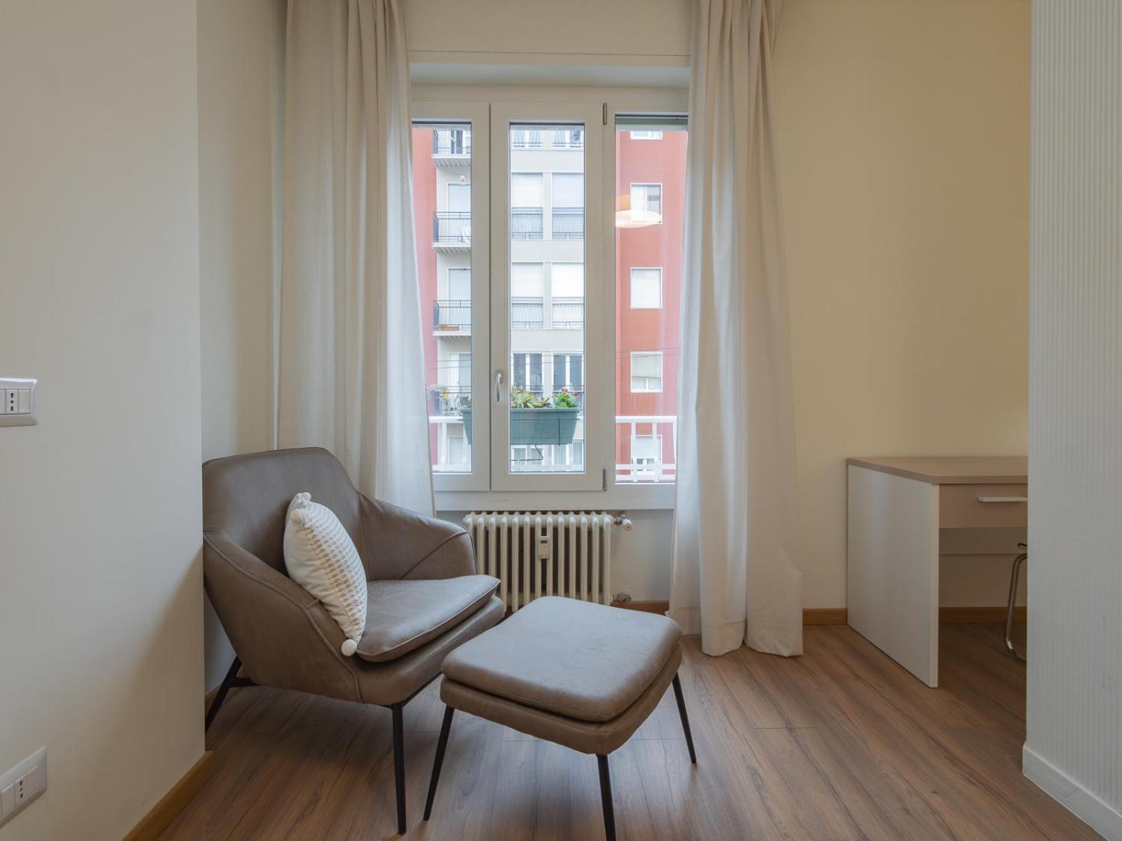 Spacious 2bdr With Balcony Arco-sempione Area, By Rentopolis Appartamento Milano